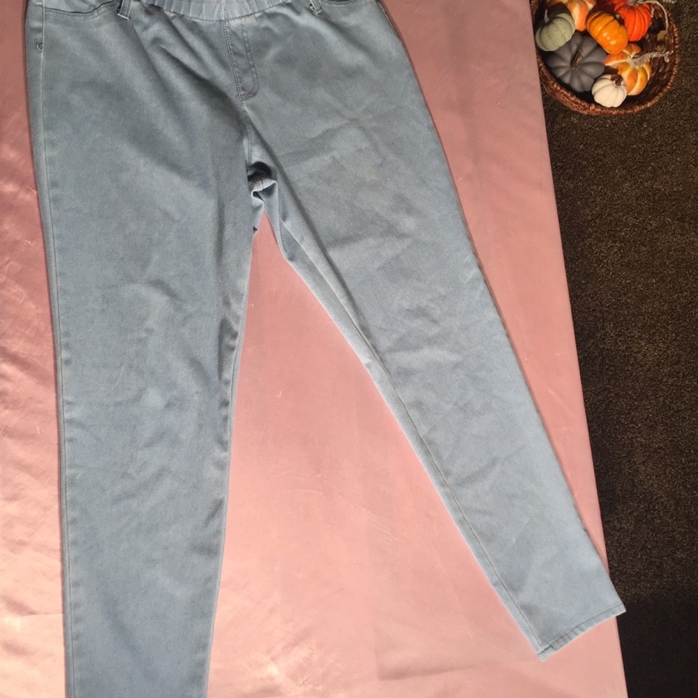 Faded Glory Light Wash Jeggings
